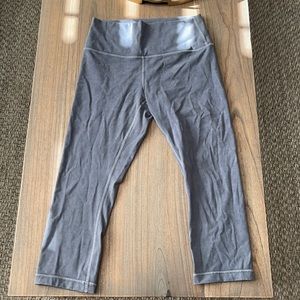 Lululemon crop leggings size 8. Light wear.